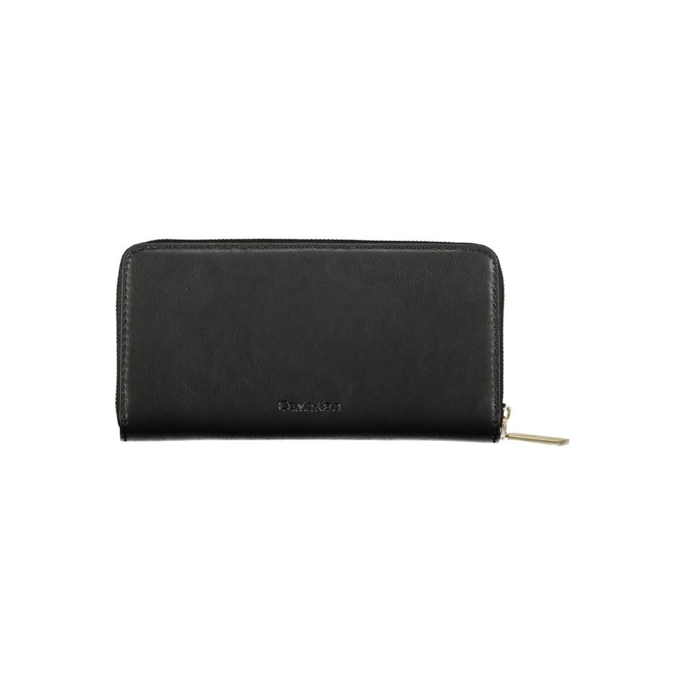 Calvin Klein Elegant Multi-Compartment Designer Wallet